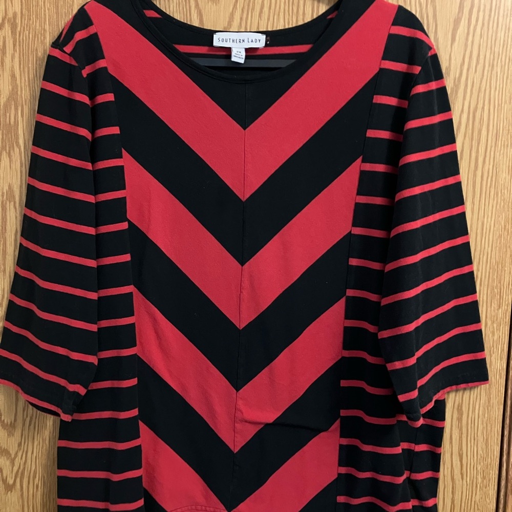 Southern‎ Lady Black and Red Chevron Long Sleeve Top 2X